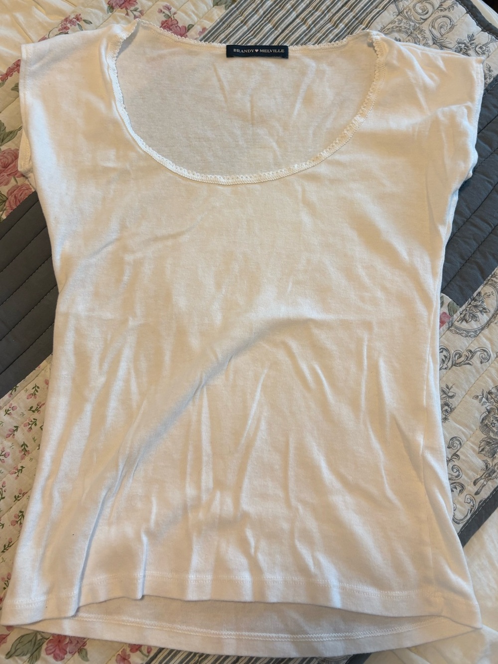 Brandy Melville white tshirt